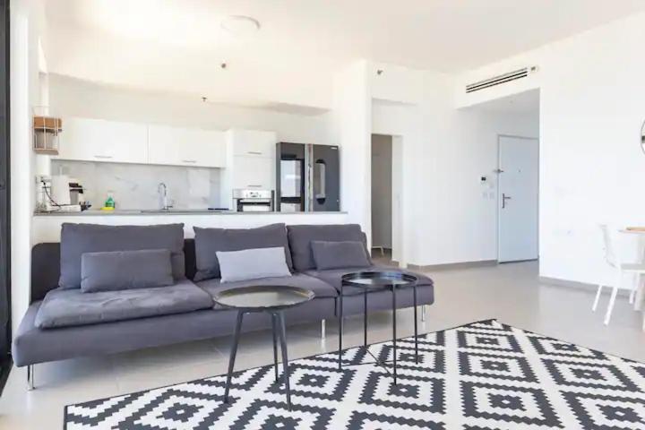 Oַ&O Group- Luxury Apt Tower Best Sea View Bat Yam Bagian luar foto