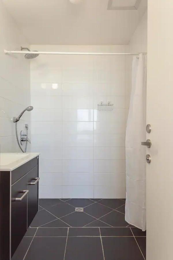 Oַ&O Group- Luxury Apt Tower Best Sea View Bat Yam Bagian luar foto
