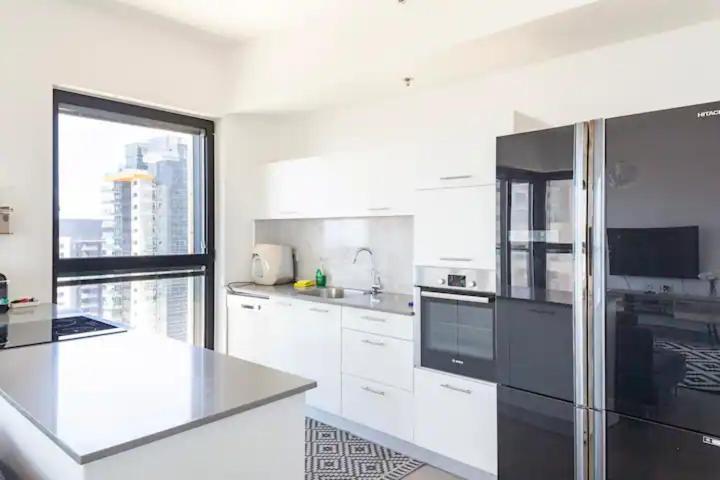 Oַ&O Group- Luxury Apt Tower Best Sea View Bat Yam Bagian luar foto