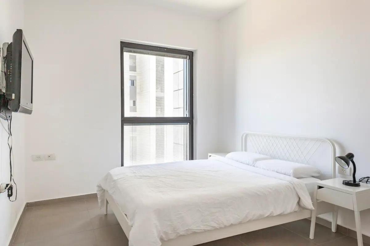 Oַ&O Group- Luxury Apt Tower Best Sea View Bat Yam Bagian luar foto
