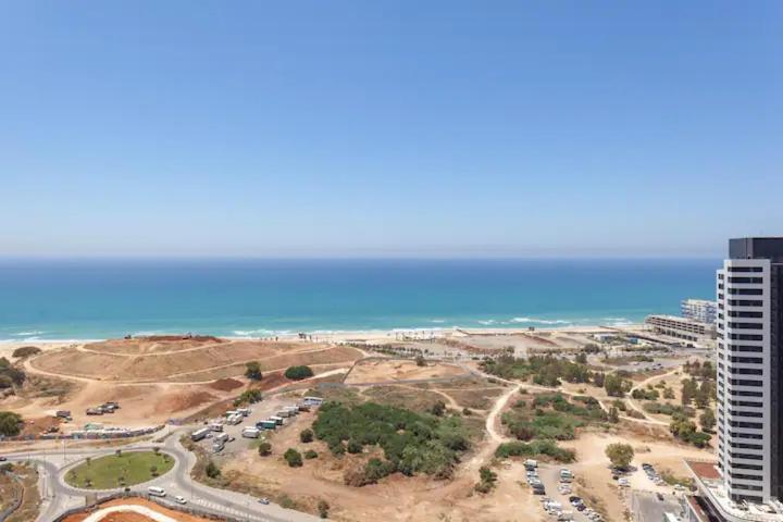 Oַ&O Group- Luxury Apt Tower Best Sea View Bat Yam Bagian luar foto