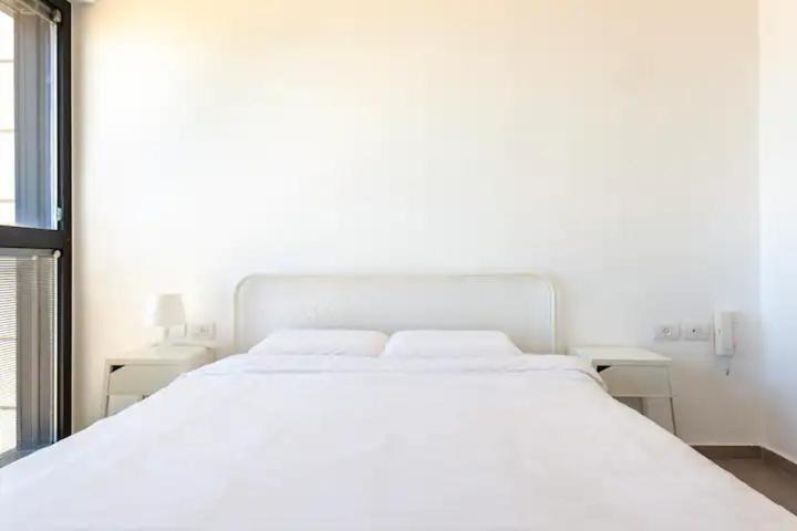 Oַ&O Group- Luxury Apt Tower Best Sea View Bat Yam Bagian luar foto