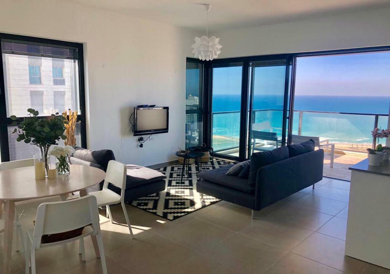 Oַ&O Group- Luxury Apt Tower Best Sea View Bat Yam Bagian luar foto