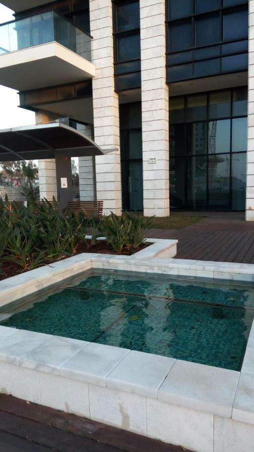 Oַ&O Group- Luxury Apt Tower Best Sea View Bat Yam Bagian luar foto