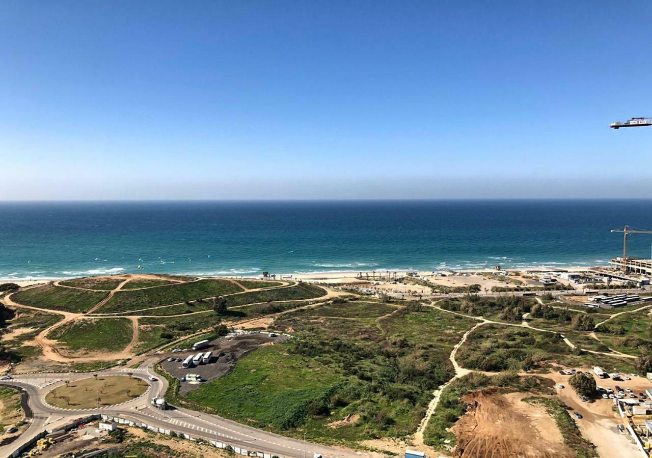 Oַ&O Group- Luxury Apt Tower Best Sea View Bat Yam Bagian luar foto